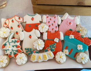 Strawberry fields foreverrr. These onesies were SO MUCH FUN to make 🍓
.
.
.
#cookiedecorating #customcookies #timeforcookies #sugarcookies #sugarcookiedecorating #cookiesthatinspire #cookieideas #cookieart #royalicingcookies #cookier #instacookies #partycookies #cookieoftheday #cookielove #cookieboss #cookiegram #virginiabaker #novabaker #novamom #dmvfoodie #virginiabakery #virginiabakers #dmvfoodie #fairfaxva #fairfaxvirginia #northernvirginia #dcsmallbusiness #dcfood #birthdaycookies #babyshower #strawberryfields