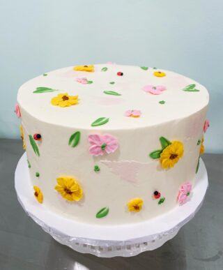 April showers definitely brought on May flowers 🌸🌻
.
.
.

#birthdaycake #buttercreamcake #instabakes #instabakers #funcakes #fondanttopper #funcakes #Cakedealer #babyshower #BakerLife #cakesdaily #bakeyourworldhappy #howtocakeit #cakesinstyle #cakeinspo #cakesofinstagram #cakedecorating #cakedesign #baking #homemade #cakedecorators #buzzfeedfood #cakegram #thebakefeed #sweettooth #instacake #virginiabaker #dmvfoodie #buttercreamlove #buttercreamdesign #babyshowercake