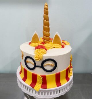 Two of my favorite things, unicorns and HP ⚡️
.
.
.

#birthdaycake #buttercreamcake #instabakes #instabakers #funcakes #stylishcakes #funcakes #Cakedealer #BakerLife #cakesdaily #bakeyourworldhappy #cakesinstyle #cakeinspo #cakesofinstagram #cakedecorating #cakedesign #baking #homemade #cakedecorators #buzzfeedfood #cakegram #thebakefeed #sweettooth #instacake #virginiabaker #dmvfoodie #buttercreamlove #buttercreamdesign #harrypotter